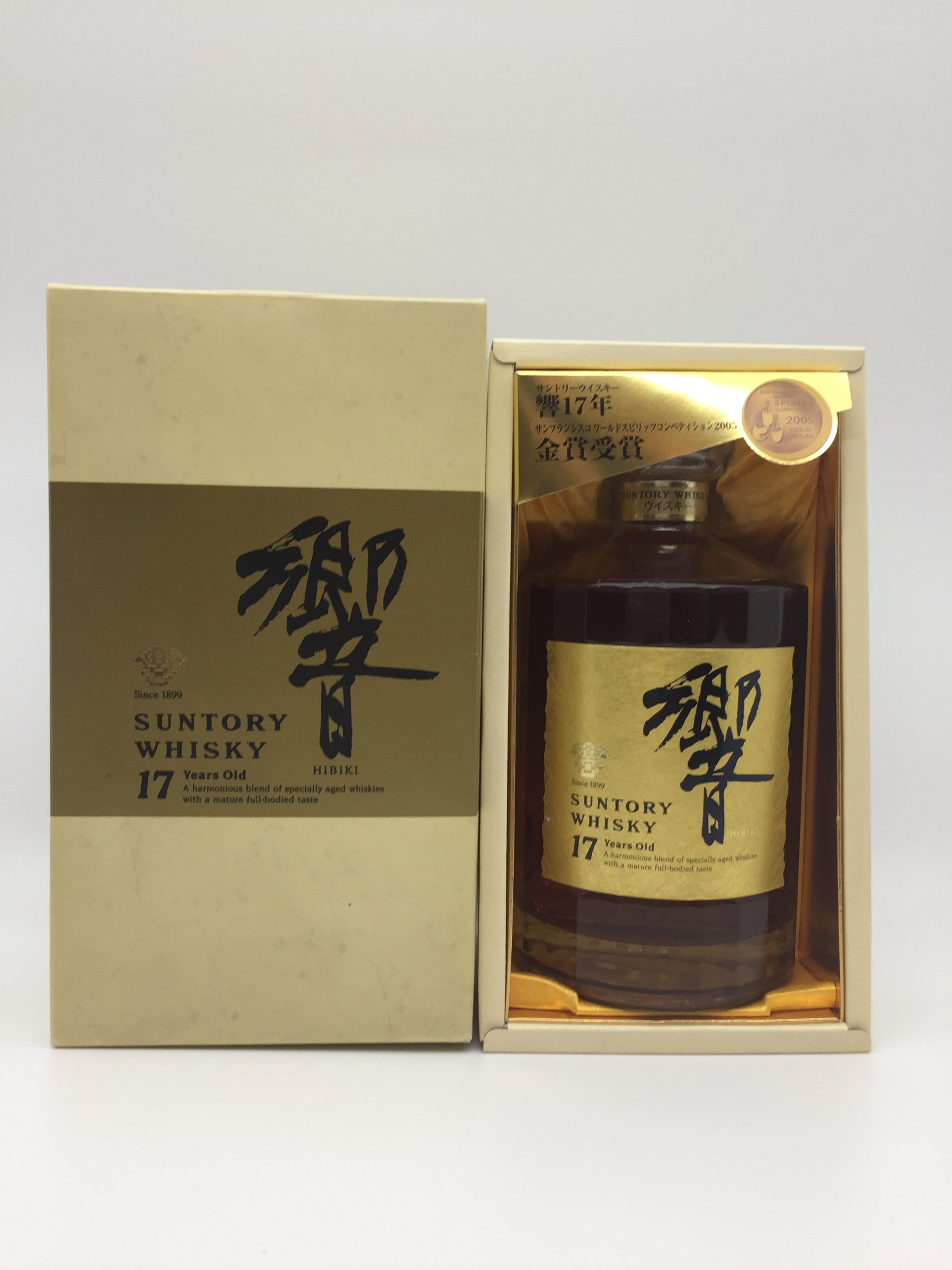 SUNTORY HIBIKI 17 - Chi Chi Whisky